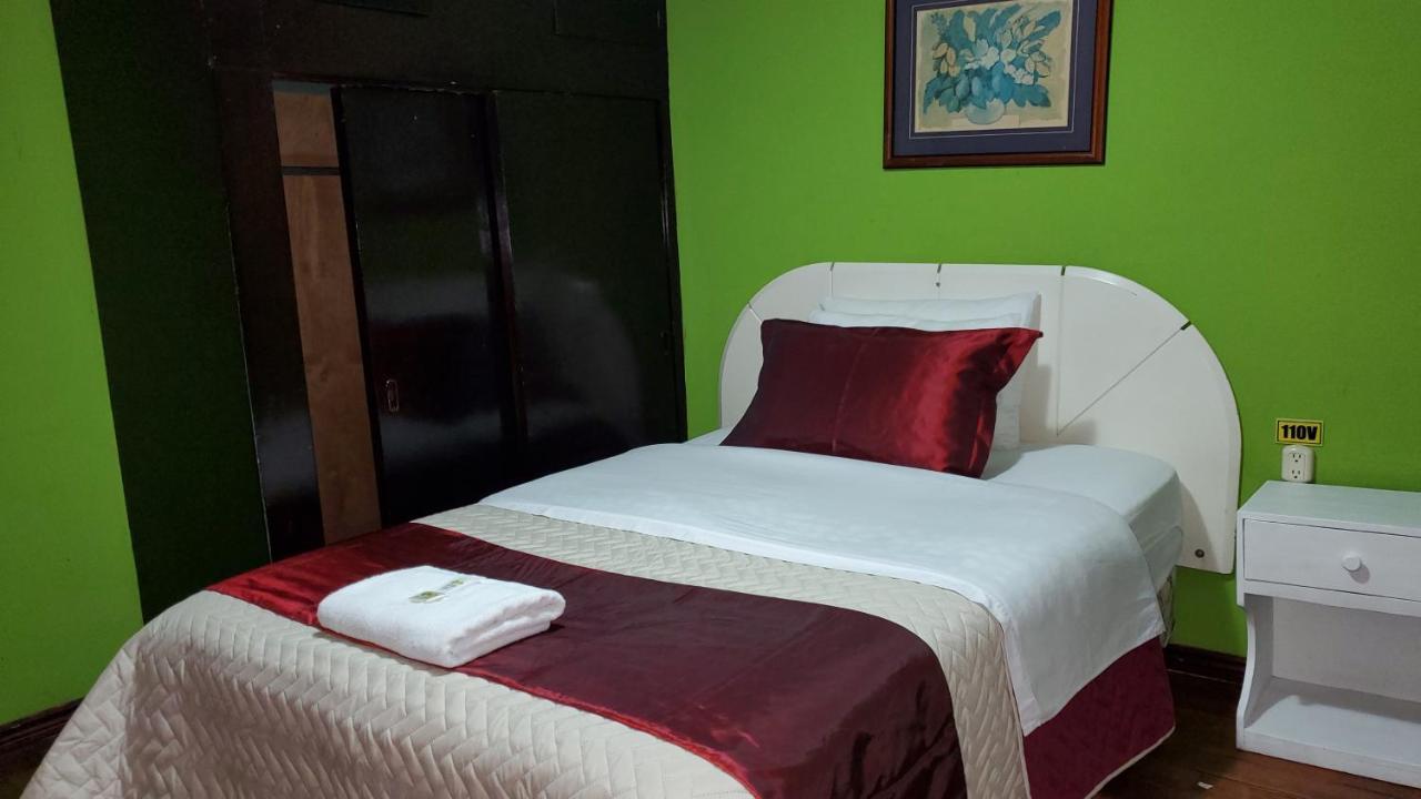 Hostal Bolivar Inn Quito Buitenkant foto